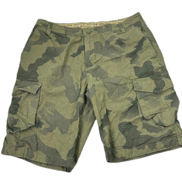 Mountain Ridge Men's  green camouflage shorts size 34 - Picture 1 of 10